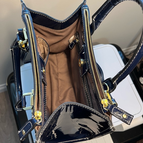 London Fog Navy Blue Purse - Picture 4 of 8